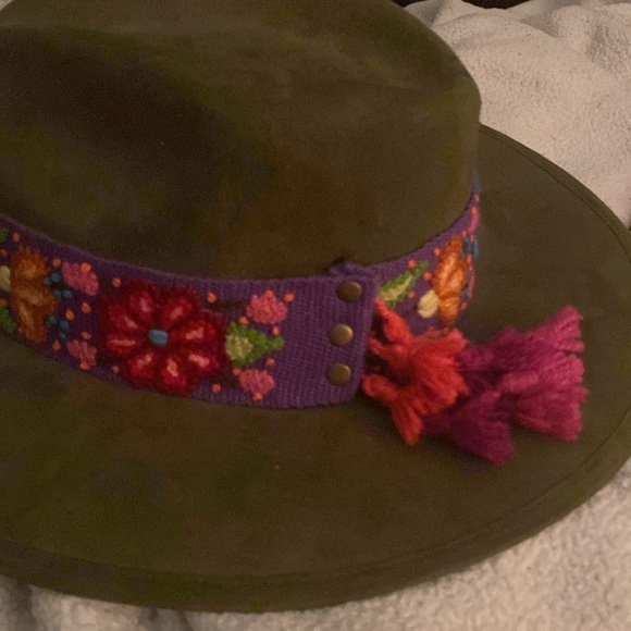 SPRING CLEANOUT 🍀🪻🌹Wide Brim Olive Green Hat - Picture 3 of 9